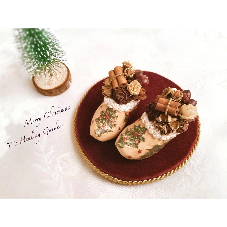 木の実のクリスマスレッスン　木靴
YHG Design